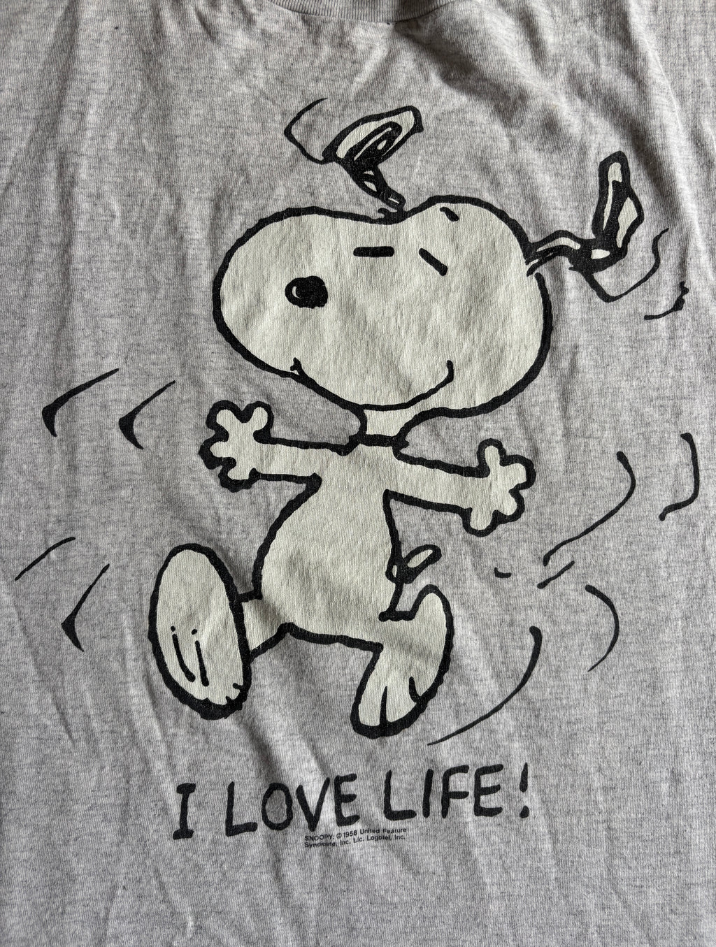 Vintage 90's Snoopy 'I Love Life' grey t-shirt made in usa L