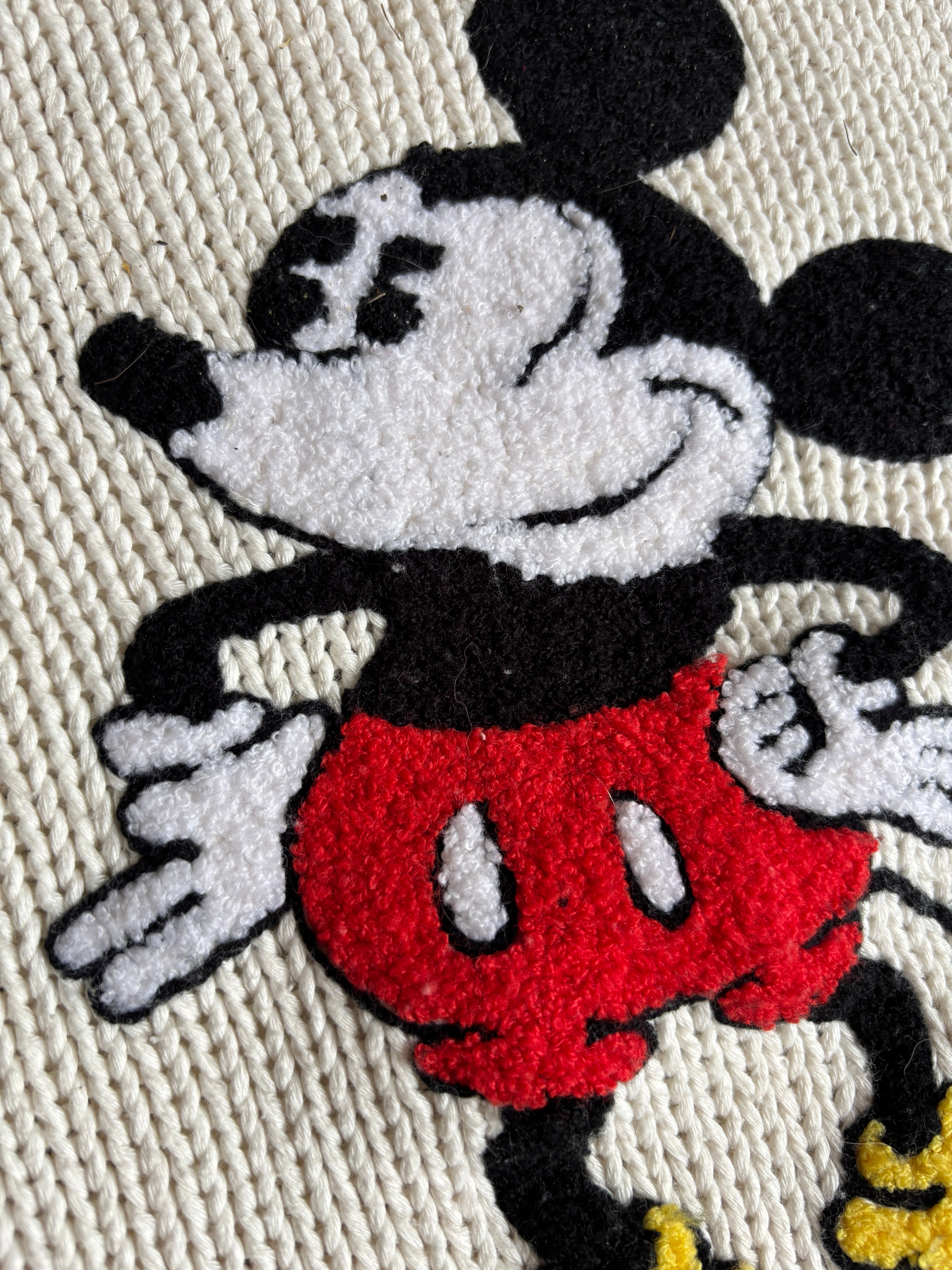 Vintage 70s rare pull Mickey Mouse broderie chenille by Walt Disney Productions usa  L