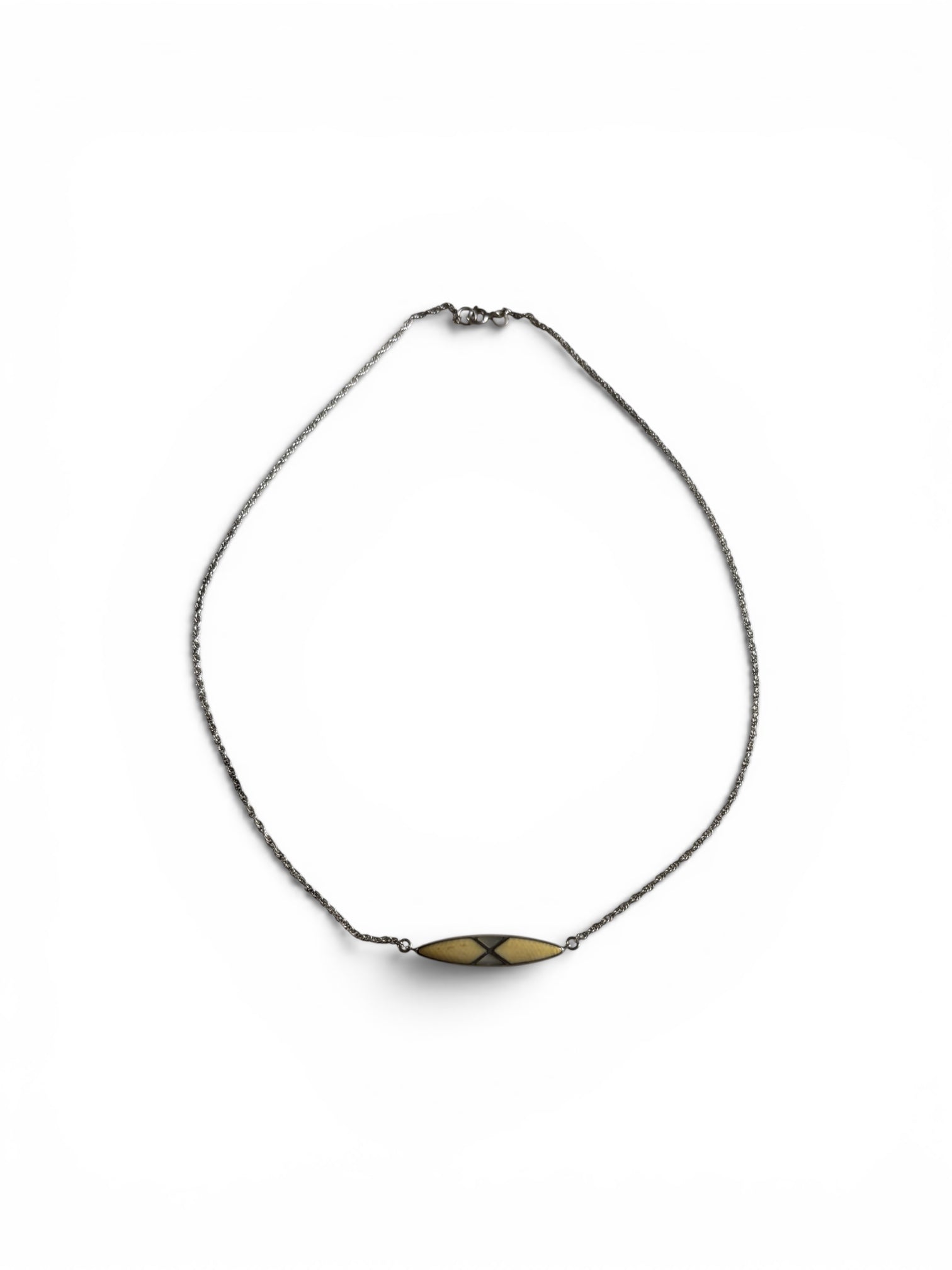 Vintage 80's collier anglais en argent, os et nacre.