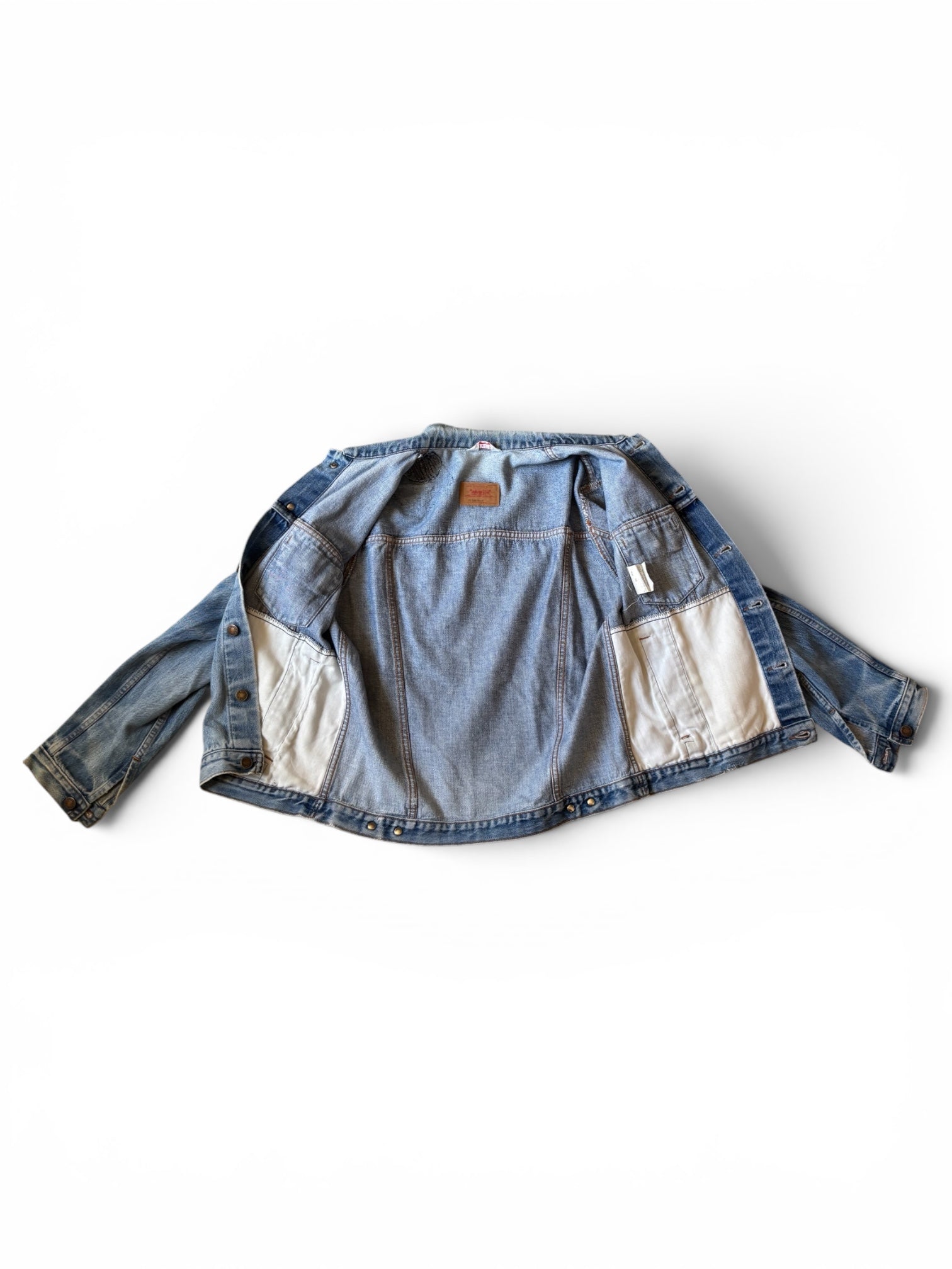 Vintage 70's 80's Levi's Trucker denim Jacket customized with official rare patches of Guns'N Roses, Iron Maiden, Bon Jovi